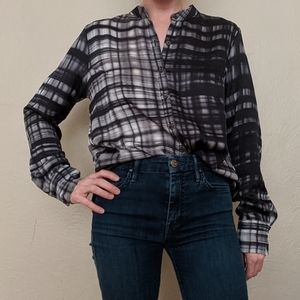 Ro & De Open Wrap Back Printed Blouse